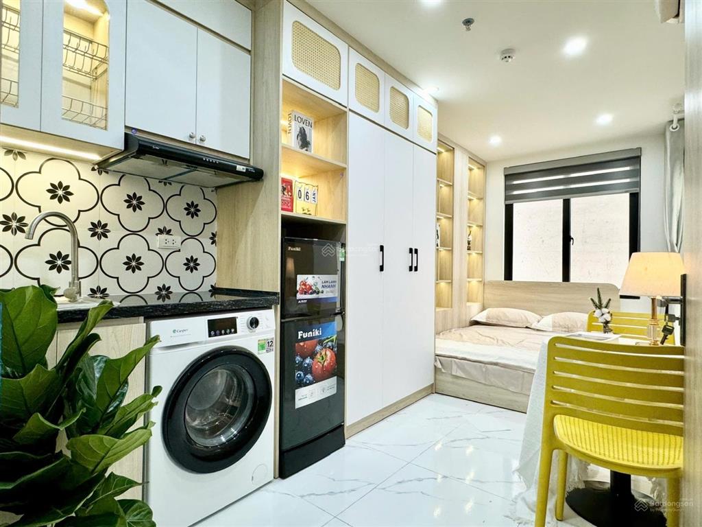 Bán tòa căn hộ airbnb nguyễn ngọc vũ, 15p kk, 2 thoáng, 20m ra ô tô tránh, dt ~1.1 tỷ/năm, 101m