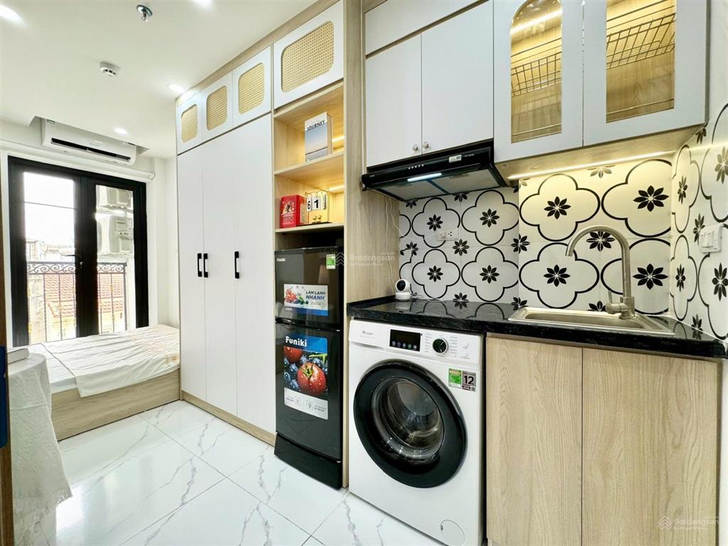Bán tòa căn hộ airbnb nguyễn ngọc vũ, 15p kk, 2 thoáng, 20m ra ô tô tránh, dt ~1.1 tỷ/năm, 101m