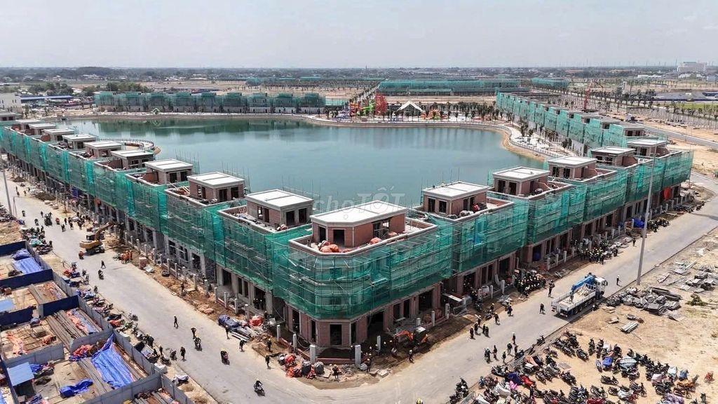 Bán nhà 4 tầng trung tâm đô thị Vinhomes Hậu Nghĩa giá 4 tỷ