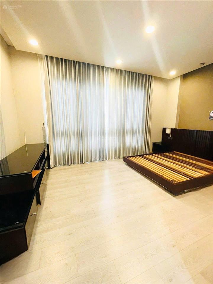 Nhà bán mặt tiền có vỉa hè rộng  trần huy liệu, p15, q.pn.  40m2  4 lầu nhà mới