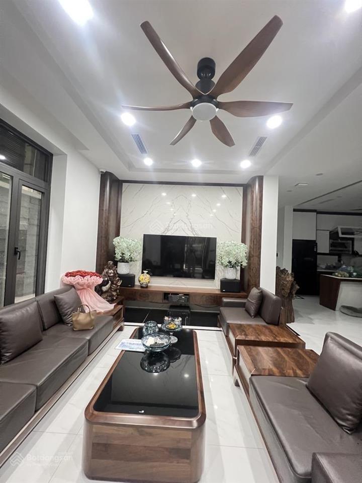 Rẻ hơn thị trường 10%, mặt tiền 8,6m  ngay khu bách  kinh  xây, ở, kinh doanh, làm văn phòng.