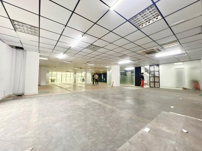 Toà nhà 10 tầng, dòng tiền 1,5 tỉ/năm tại phố xã đàn, gara 5 con cx5