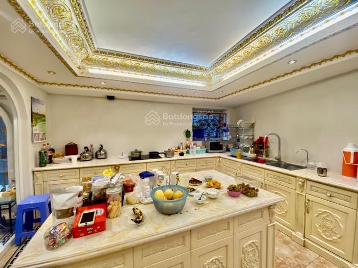 Chính chủ bán nhà tại 229 vọng, mặt tiền 8,5m, ô tô dừng đỗ trước nhà