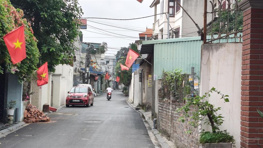 61 m2 trục chính. kd oto tránh zá 70 tr/m tại đường yên, thư lâm