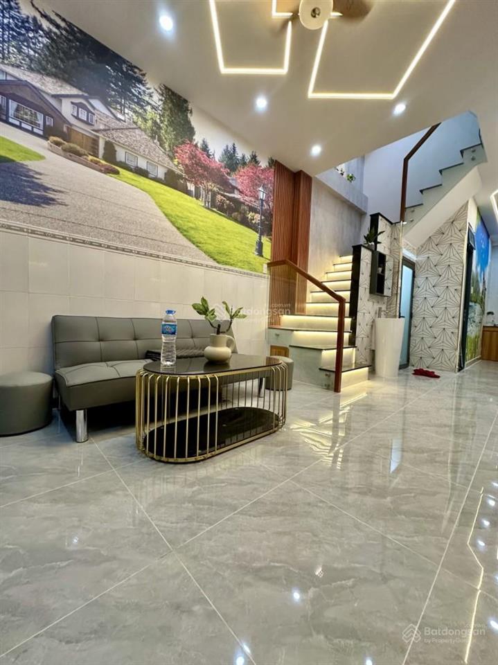Siêu phẩm gần khu sân bay full nội thất  33m22t 3pn  hẻm trước nhà 8m  30m ra mặt tiền 5.4 tỷ