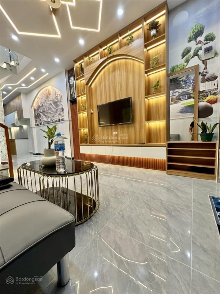 Siêu phẩm gần khu sân bay full nội thất  33m22t 3pn  hẻm trước nhà 8m  30m ra mặt tiền 5.4 tỷ