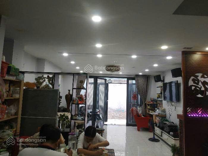 Nhà dương quảng hàm 60m2, ngang 5m, 4pn, 10m ra hxh tránh, giá chỉ 6ty6