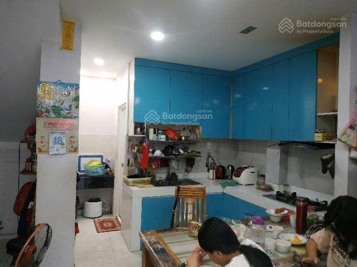 Nhà dương quảng hàm 60m2, ngang 5m, 4pn, 10m ra hxh tránh, giá chỉ 6ty6