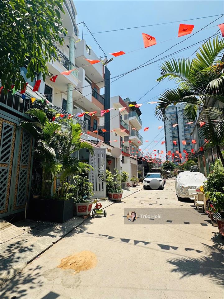 Hoàng diệu 2đất vuông vứcđường nhựa 8m ô tô đậu đất ngày đêmngay chung cư phúc lộc thọ63m2