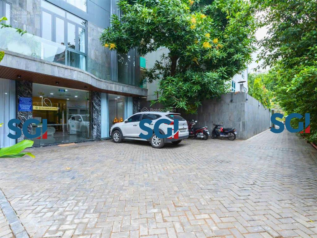 Bán tòa nhà văn phòng đắc địa 215 nguyễn văn thủ, phường tân định (đakao cũ), quận 1, tp.hcm