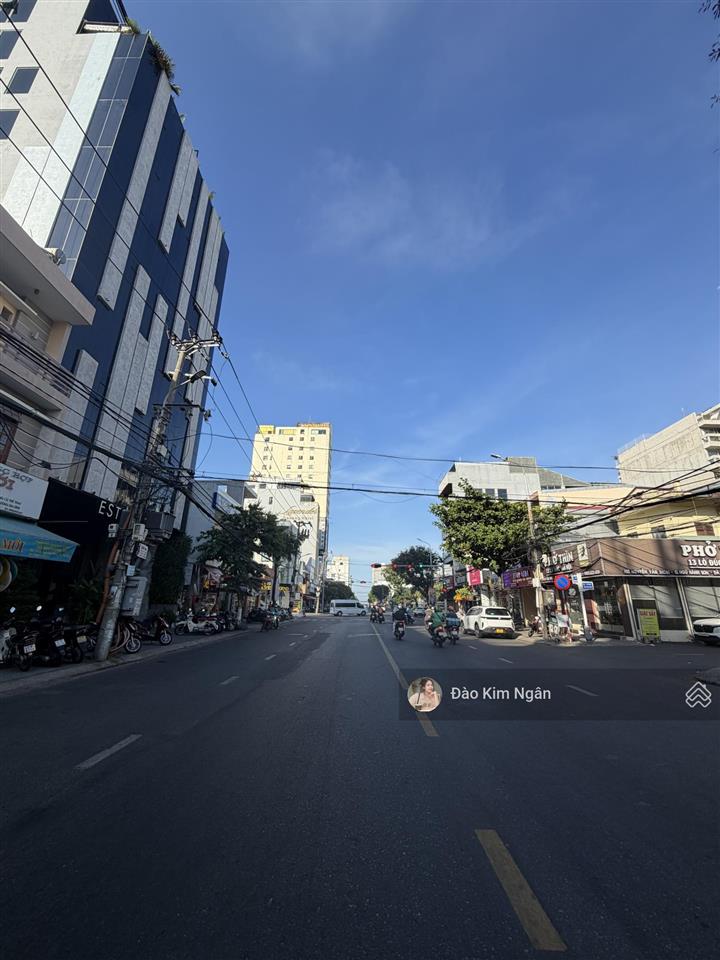 Giá đầu tư  mt trục chính nguyễn văn thoại  dt đất 120m2  cách biển đúng 600m   kim ngân