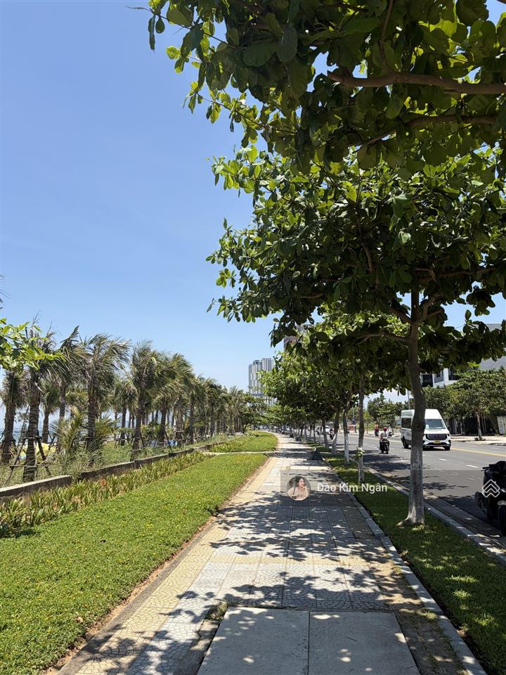 Hoàng sa  đà nẵng. 73,8 tỷ  góc 03 mặt tiền view trực diện biển hoàng sa  164m²  xây cao tầng