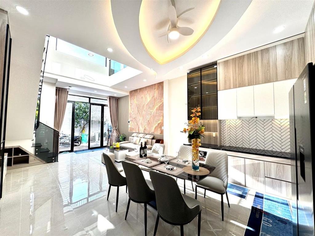 Bán nhà gò vấp, sát hẻm xe hơi lê đức thọ, nhà đẹp ở ngay, 82m2, 4pn, 6.78 tỷ tl