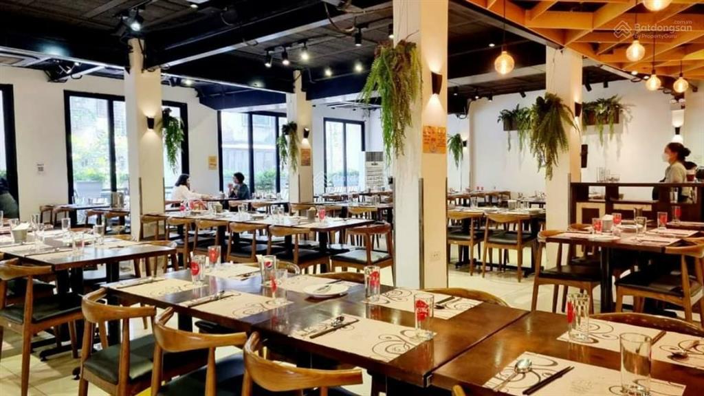 Mặt phố yên phụ mua là thắng, giữ là giàu