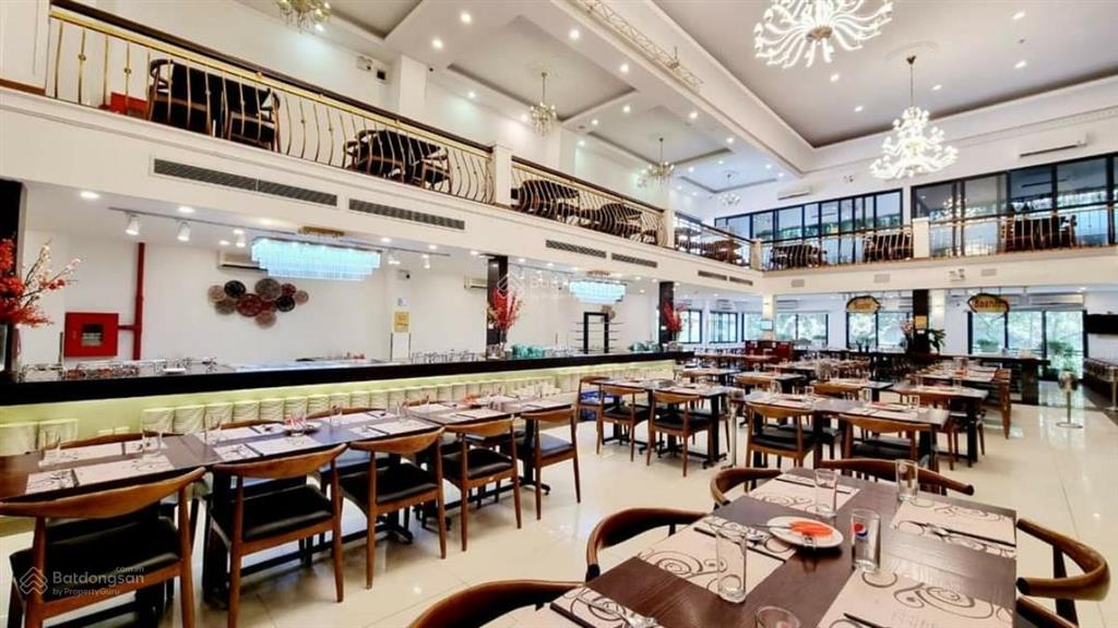 Mặt phố yên phụ mua là thắng, giữ là giàu