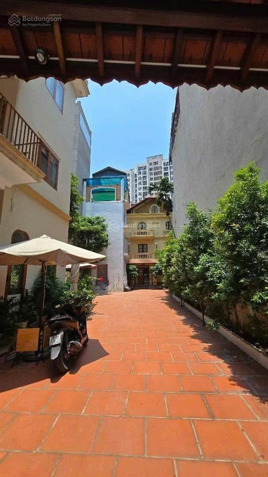 420 tỷ  748m2 đất vàng phố lạc long quân, tây hồ, ô tô tránh đỗ.