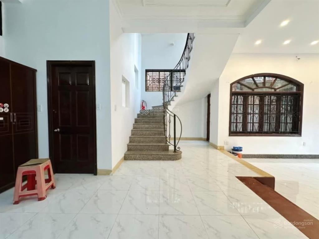Gấp bán nhà biệt thự 4 tầng  hẻm xe hơi nguyễn hữu cảnh  165m2  giáp quận 1  nhỉnh 15 tỷ tl
