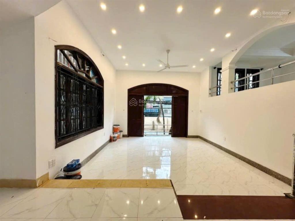 Gấp bán nhà biệt thự 4 tầng  hẻm xe hơi nguyễn hữu cảnh  165m2  giáp quận 1  nhỉnh 15 tỷ tl