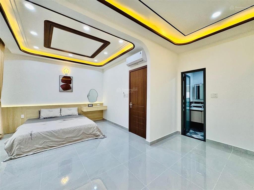 Nhà đẹp 4 tầng trương quốc dung  phú nhuận  sát mặt tiền  tặng nội thất  nhỉnh 9 tỷ tl