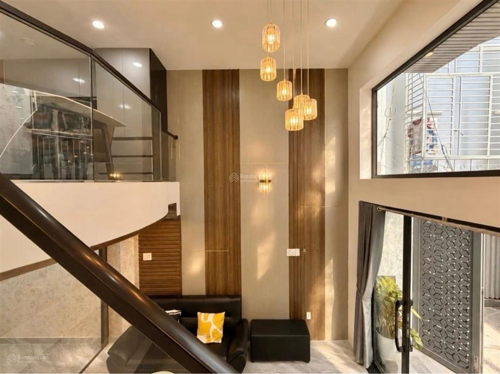 Chủ định cư bán nhà 3 tầng mới đẹp, hẻm 6m hoàng văn thụ, giáp sân bay nhỉnh 9 tỷ tl