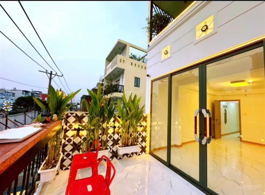 Nhà mặt tiền kinh doanh 4 tầng  phan văn trị  5,3x18m  bình thạnh  9,x tỷ tl
