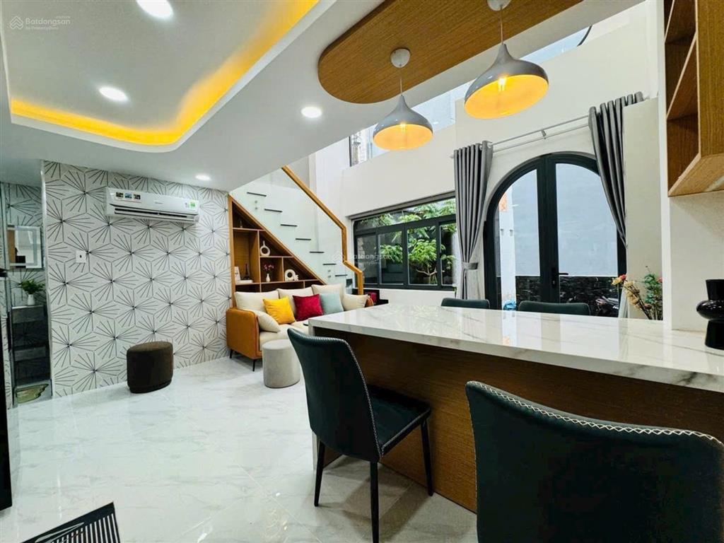 Bán gấp nhà 4 tầng, nở hậu, ngang 6m, lê quang định, bình thạnh, 7.x tỷ tl