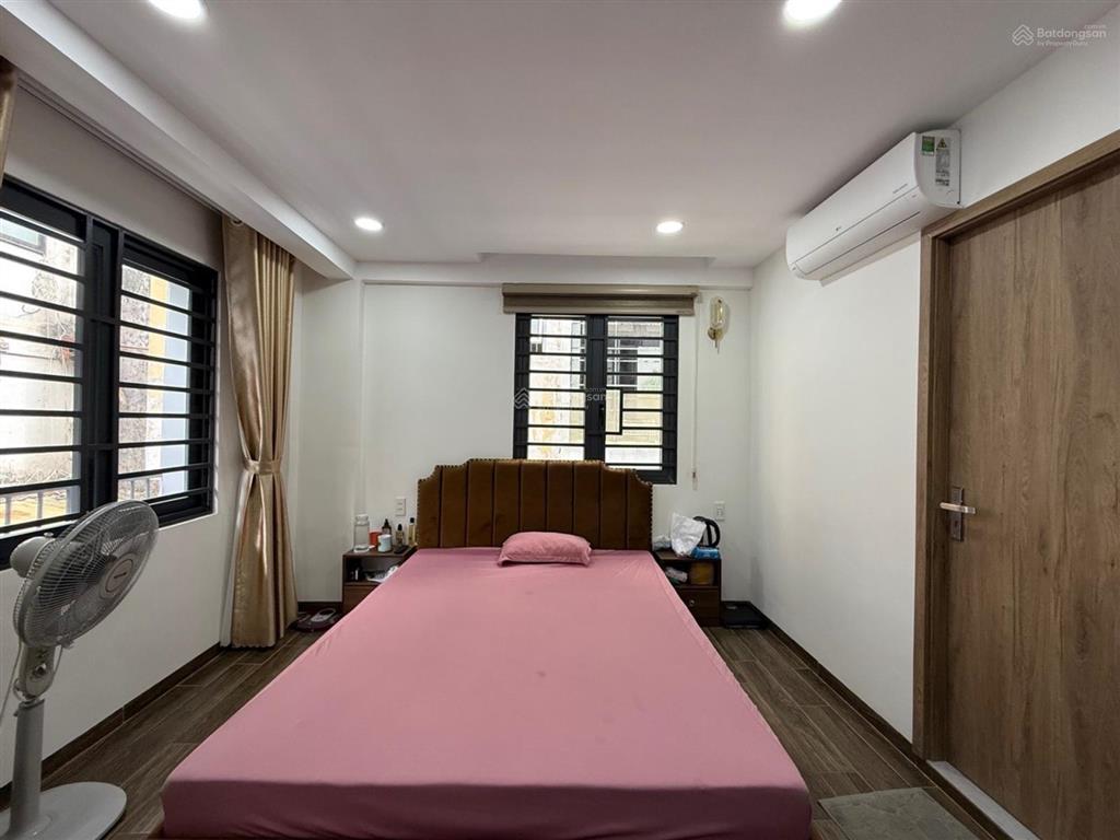Bán nhà mới 3 tầng, điện biên phủ, giáp quận 1, gần mặt tiền, full nội thất, nhỉnh 7 tỷ tl