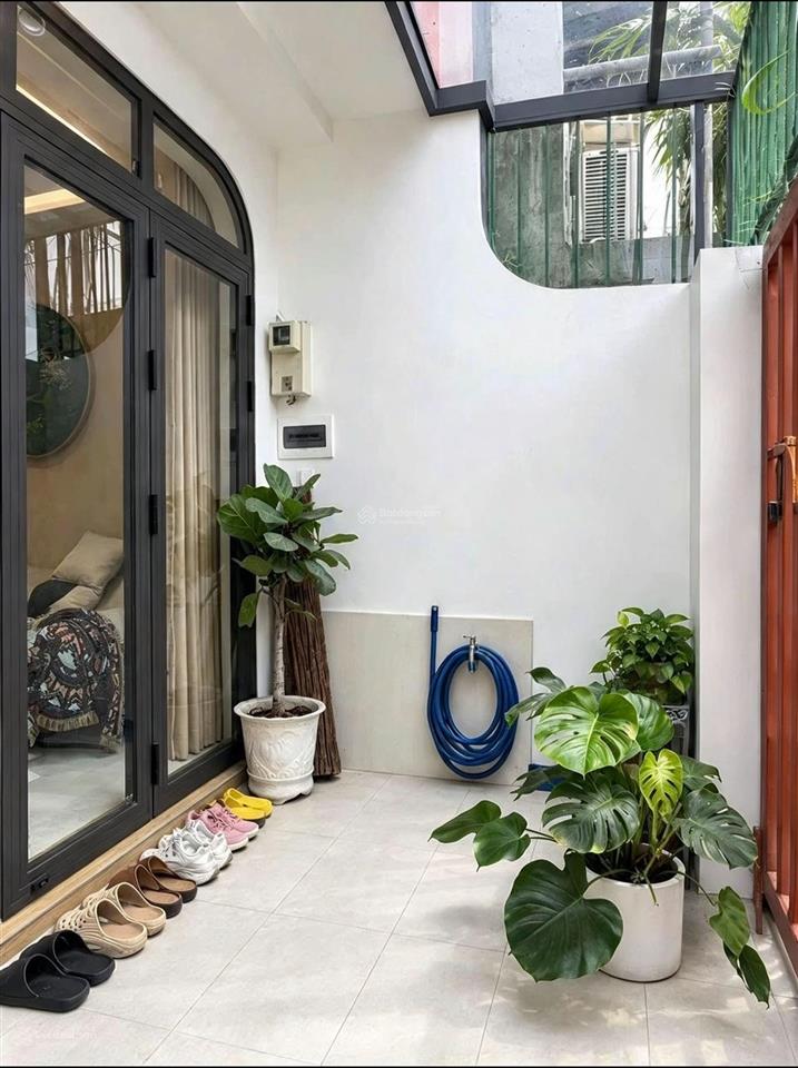 Nhà đẹp 4 tầng  thích quảng đức  phú nhuận  full nội thất cao cấp  50m2  8.x tỷ tl