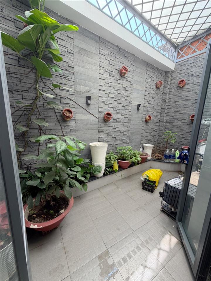 Chính chủ bán nhà hxh , 4 tầng sát kdc anh tuấn ( 5m x 23m ) , giá 7 tỷ nhỉn