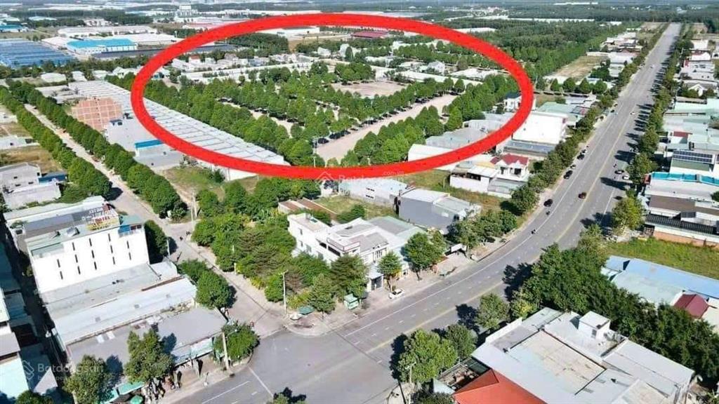 Chủ ngộp bán gấp lô đất 1.080 tỷ, ngay chợ đêm, kinh doanh sầm uất, view đẹp