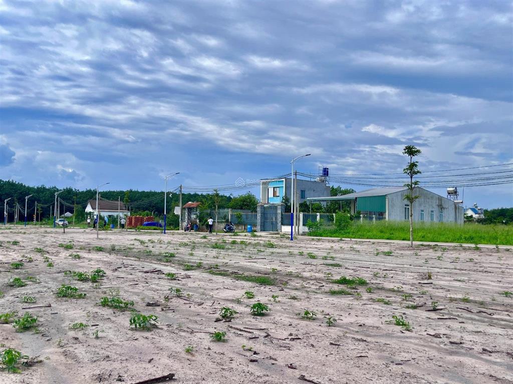 Chủ ngộp thanh lý nền đất 1 tỷ 80 triệu siêu đẹp ngay mặt tiền đường cao bá quát lộ giới 32m