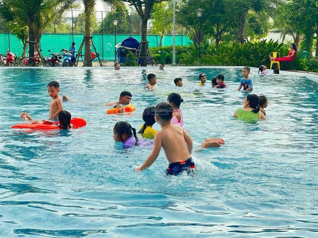 Bán lô đất mặt tiền 50m diện tích 100m2  giá 3 tỷ550 dự án the sol city, long an