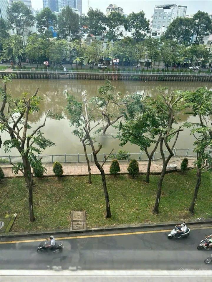 Bán nhà mtkd đường trường sa sát đakao, quận 1 (dts ~ 140m2) nhà 4 tầng + tiện ở, kinh doanh ngay