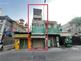 Mặt tiền giá rẻ thích quảng đức  phú nhuận (3,3m x 10m) vuông vức. nhà 4tst. dòng tiền 360tr/năm