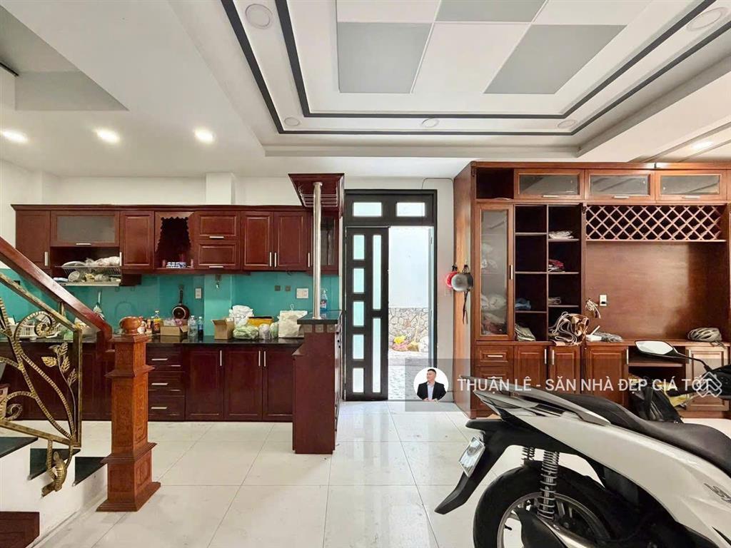 Nhà mới, đẹp (4,2m x 10m)  hxh 5m  cách 5 căn ra mặt tiền nguyễn thượng hiền. nhà 5tầng + 6pn lớn