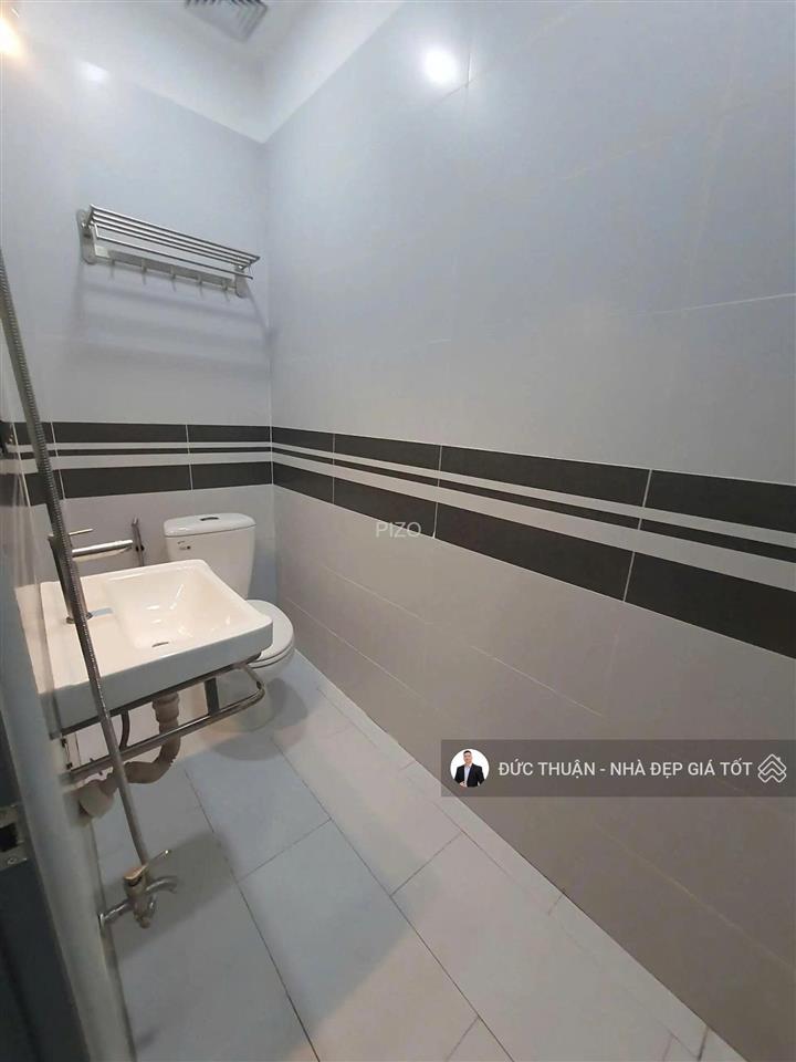 Hxh 6m  20m ra mặt tiền huỳnh văn bánh, phú nhuận (3mx15m cn 45m2) 2 tầng giá 8,4tỷ thương lượng