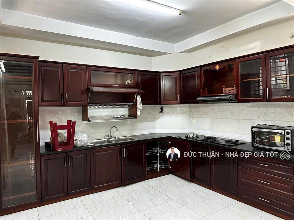 Hẻm xe hơi  trần bình trọng, bình thạnh. ngang 5m  dt 66m2  3 tầng. nhà đẹp  ở ngay. chỉ 6,8 tỷ