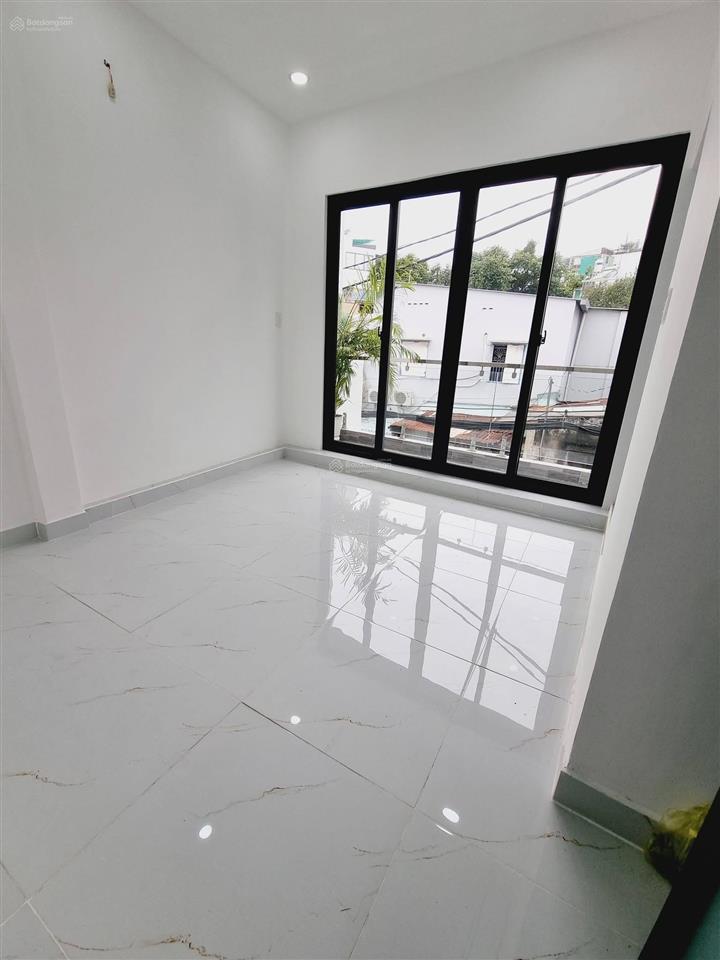 4.5x7m, bán nhà 3 tầng, đường 8m, mt ngay phan văn trị, p1 gò vấp, 4 tỷ nhỉnh