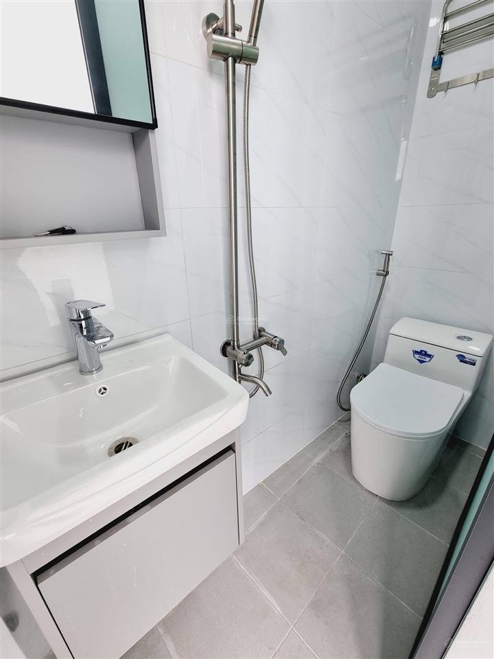 4.5x7m, bán nhà 3 tầng, đường 8m, mt ngay phan văn trị, p1 gò vấp, 4 tỷ nhỉnh