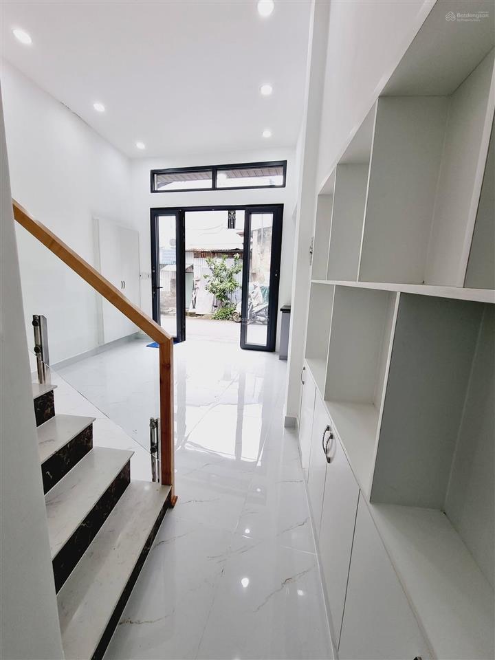 4.5x7m, bán nhà 3 tầng, đường 8m, mt ngay phan văn trị, p1 gò vấp, 4 tỷ nhỉnh