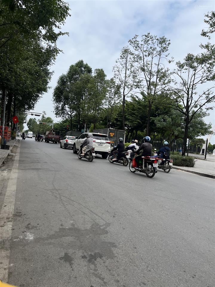 Biệt thự liền kề  đường ô tô tránh, vỉa hè rộng  kinh doanh siêu tốt! dòng tiền cao