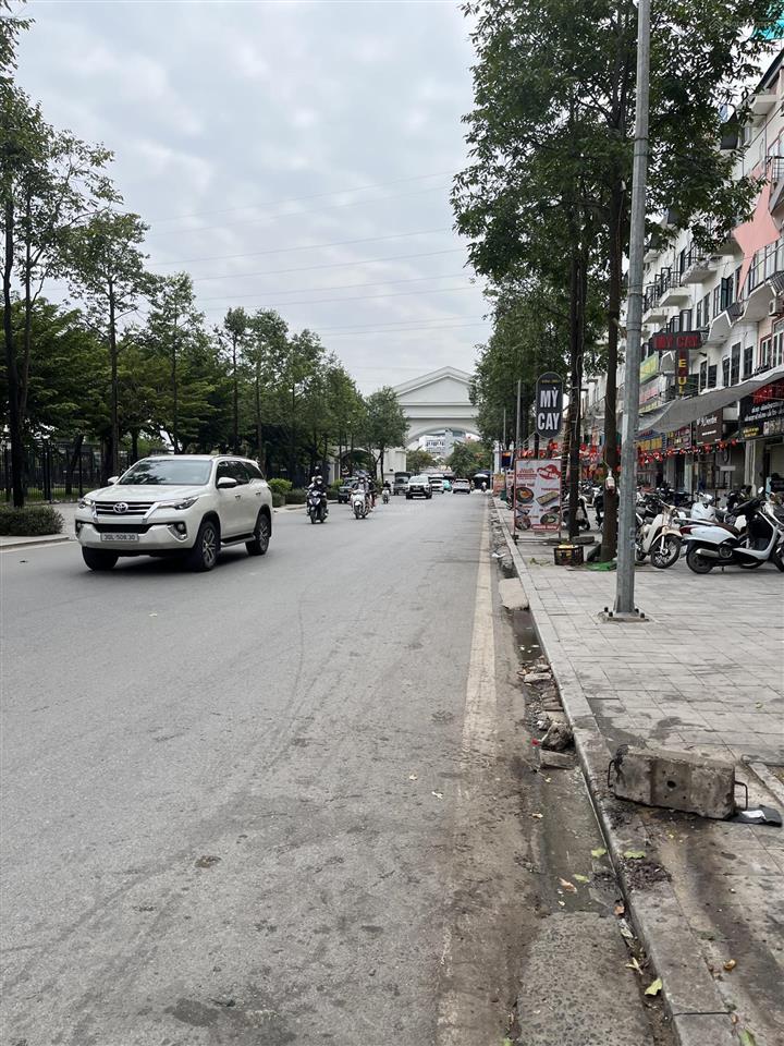 Biệt thự liền kề  đường ô tô tránh, vỉa hè rộng  kinh doanh siêu tốt! dòng tiền cao