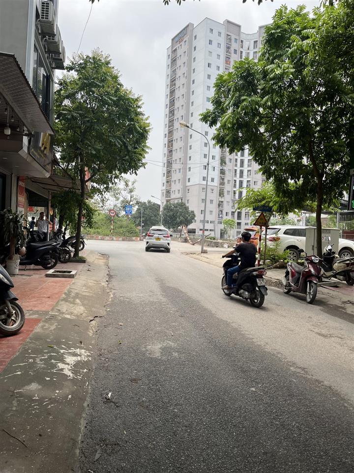 Bán đất dvu sau bxe yên nghĩa, mặt tiền rộng, đất trục chính, vỉa hè siêu rộng