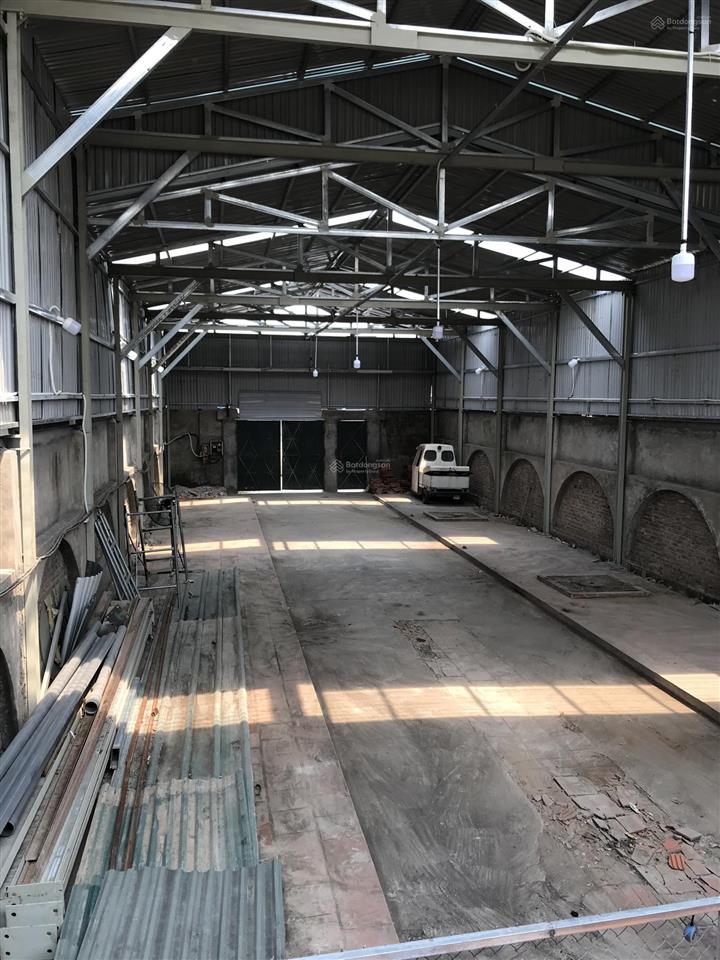 Bán mảnh đất có nhà riêng 660m2