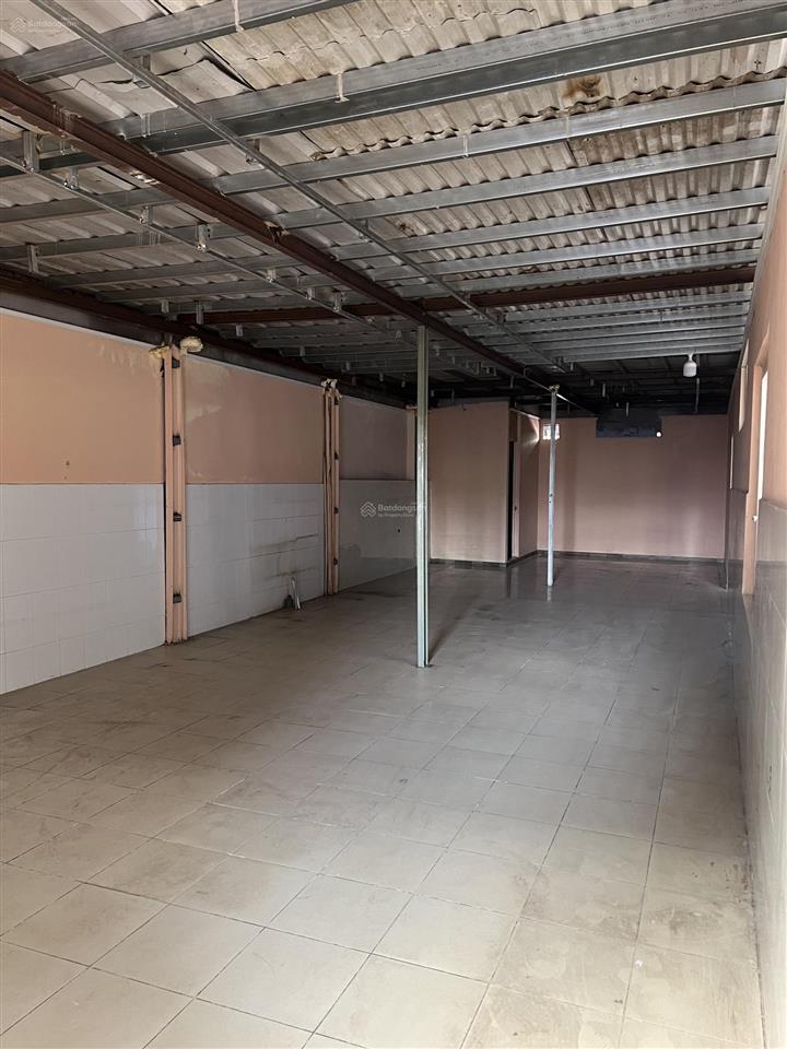 Bán mảnh đất có nhà riêng 660m2