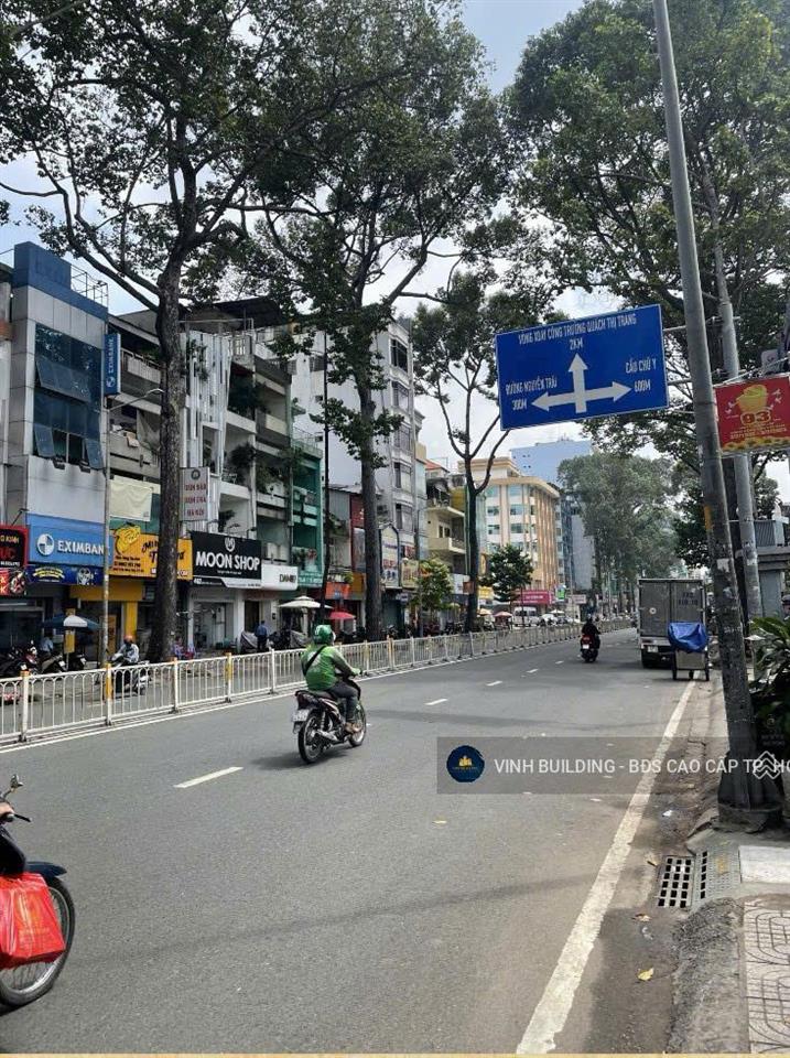 Mặt tiền trần hưng đạo  cách chợ bến thành 500m  dt 16x22m  cn 335m2  230 tỷ tl