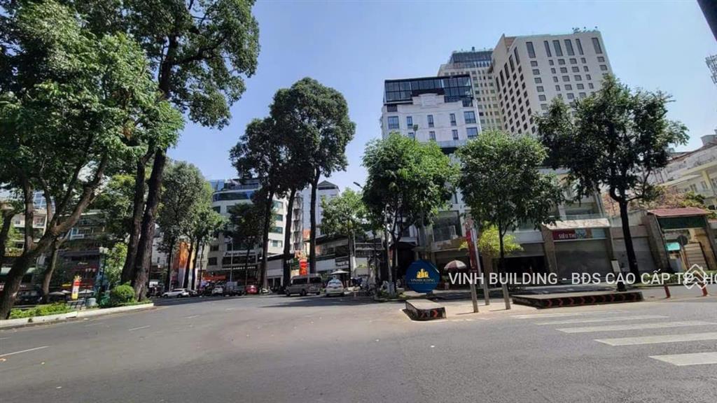 Quỹ đất lớn hiếm có ngay hồ con rùa  q3. dt  410 m2  góc 3 mặt tiền  500 tỷ tl