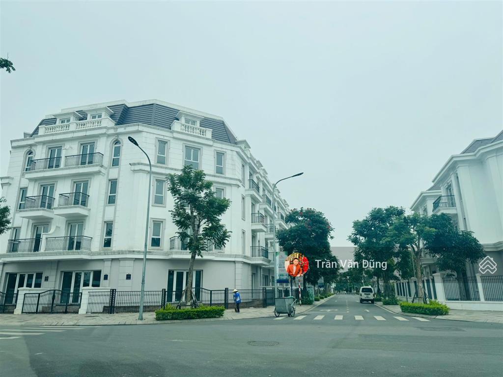 Cần bán gâp căn góc liền kề có sân vườn eurowindow twin park 97m2 mặt tiền 7,7m tốt nhất thị trường