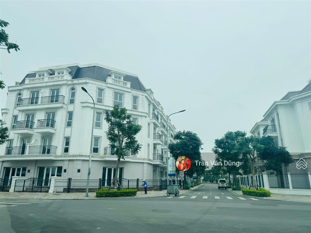 Cần bán gâp căn góc liền kề có sân vườn eurowindow twin park 97m2 mặt tiền 7,7m tốt nhất thị trường