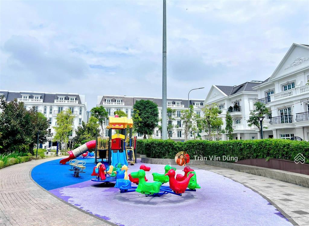 Bán gấp nhà liền kề đường hoa phượng đỏ view công viên etp gia lâm sẵn sổ 75m2/mt5m/5tầng 300m2 sàn